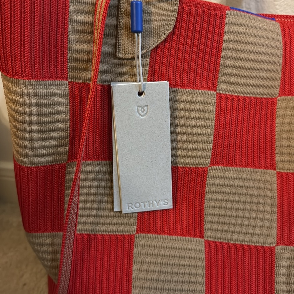 NWT Rothy’s lightweight tote bag in red and tan check pattern, no longer sold - Picture 2 of 10